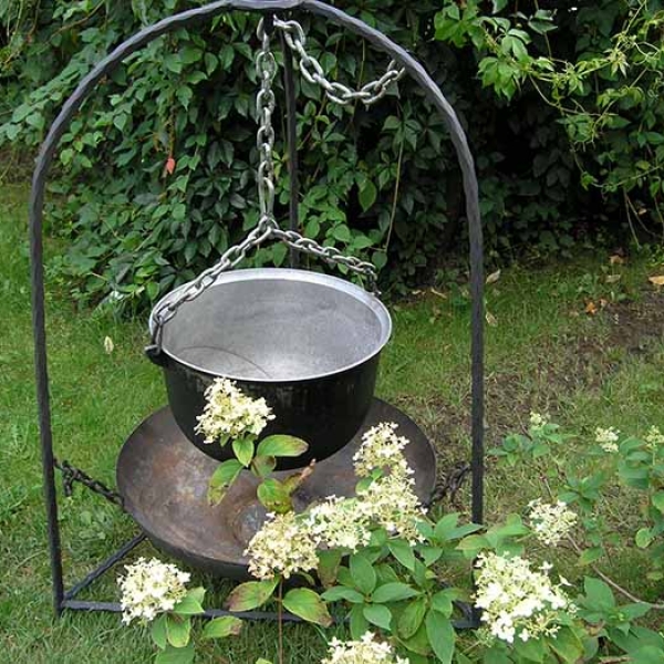 Ugunskura vieta ar katlu 25L