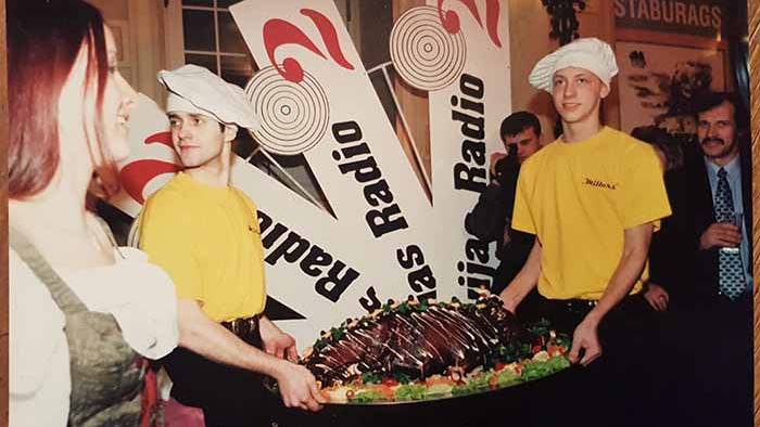 "Svētku cepetis" "Pavārs grilēšana"